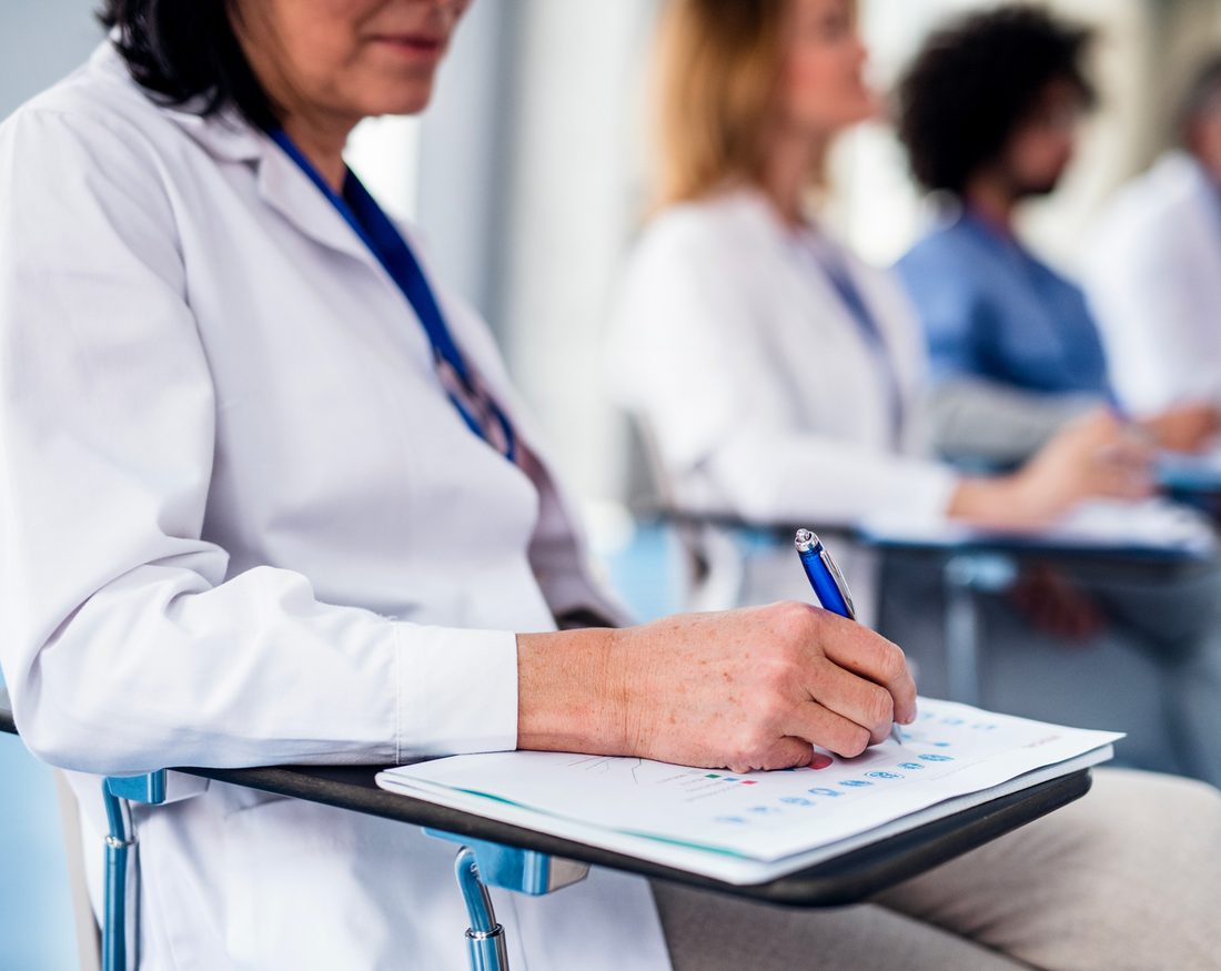 Professionnels de santé en formation ophtalmologie dans le Var — Val Vision Académie